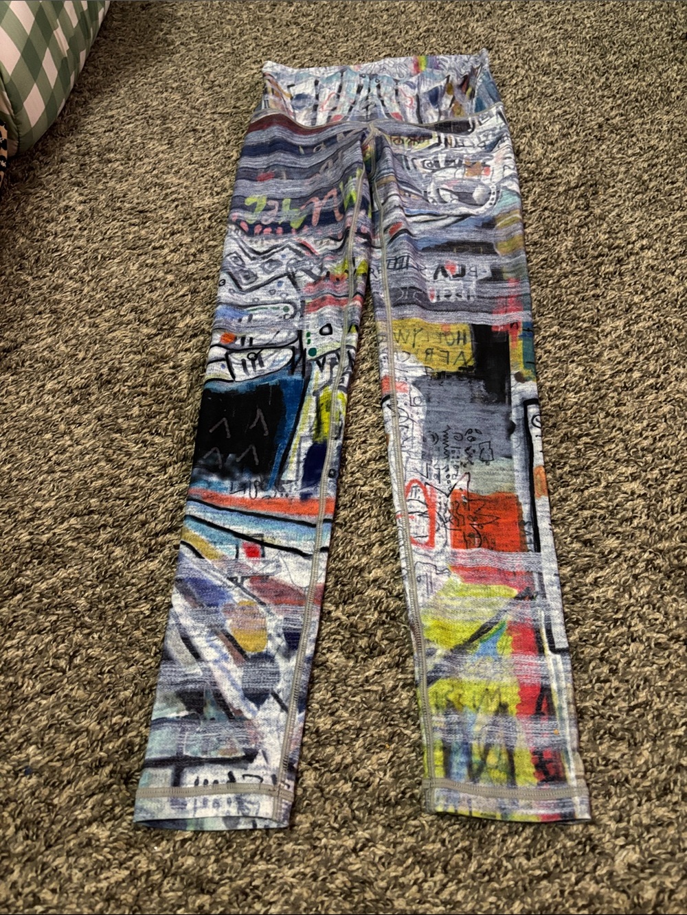 Niyama Sol leggings Small Hot Yoga Pilates athletic athleisure graffiti print